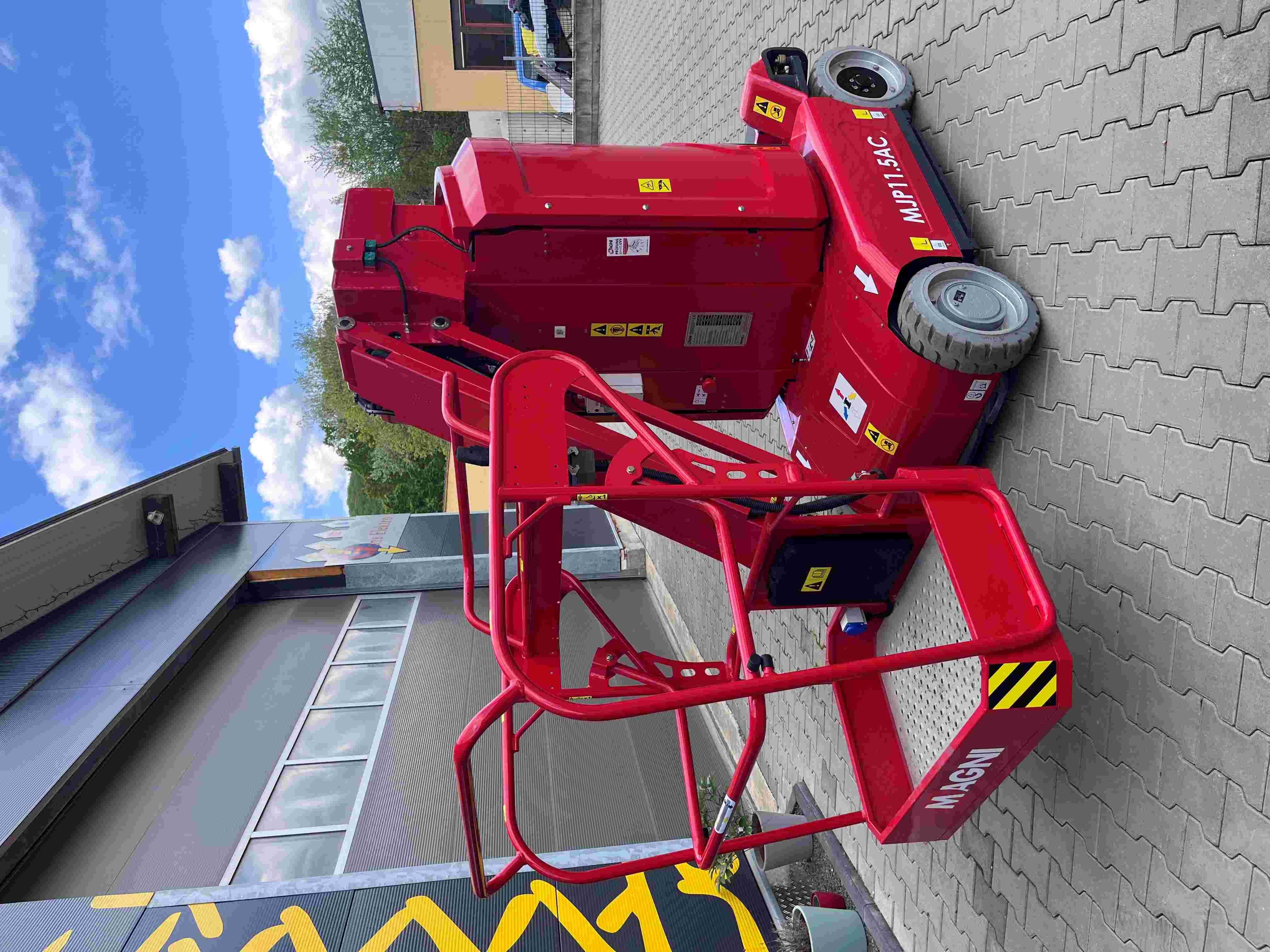 Vertikalmastbühne MJP 11.5 AC
