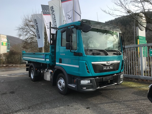 MAN TGL 10.220 4X2 BB Dreiseiten-Kipper